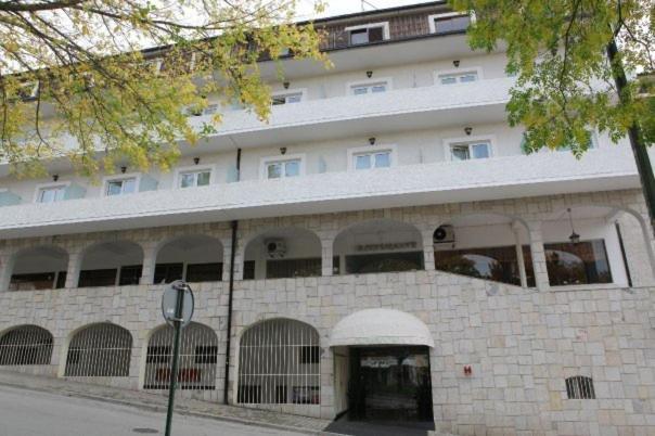 Petrus Hotel Шавиш Экстерьер фото